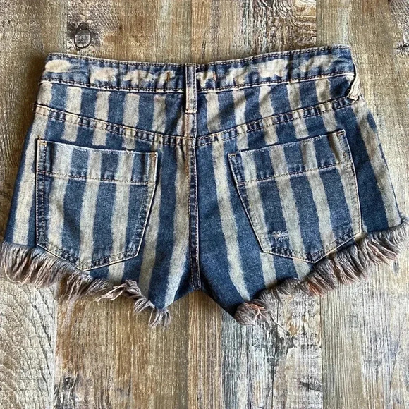 Free People| Striped Jeans Shorts - Picture 5 of 8